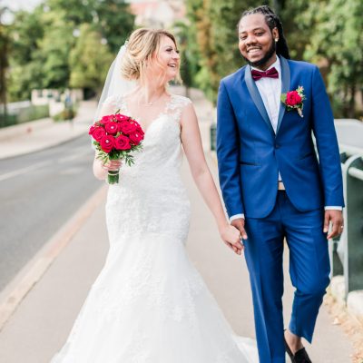 pauline et jean couple marchant | des bulles et des étoiles wedding planner ile de france